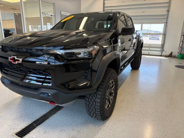 Used 2025 Chevrolet Colorado ZR2 AWD/4WD image 6