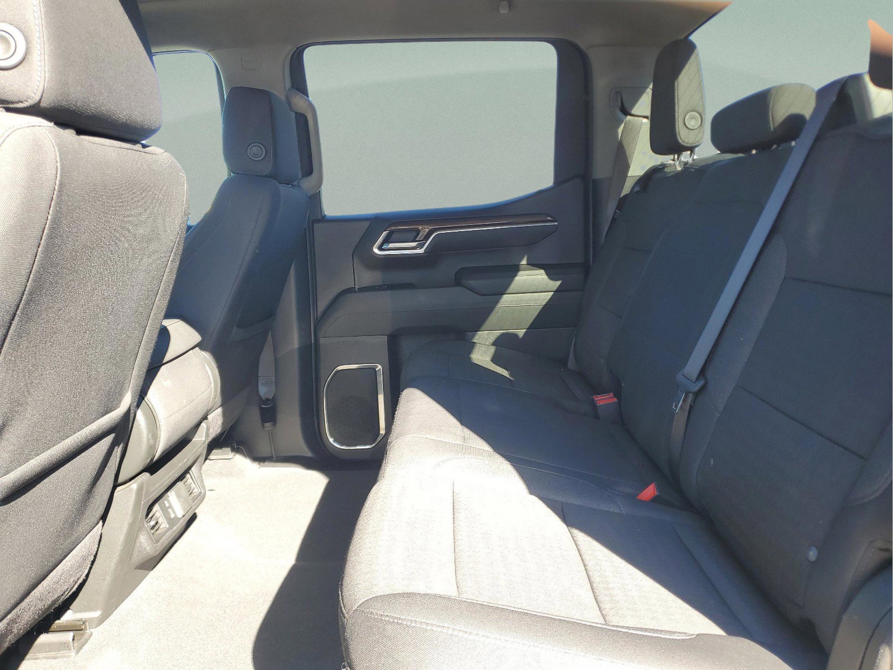 Used 2025 Chevrolet Silverado 1500 LT image 7