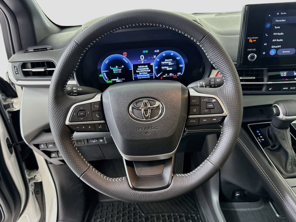 Used 2025 Toyota Sienna XSE AWD/4WD image 13