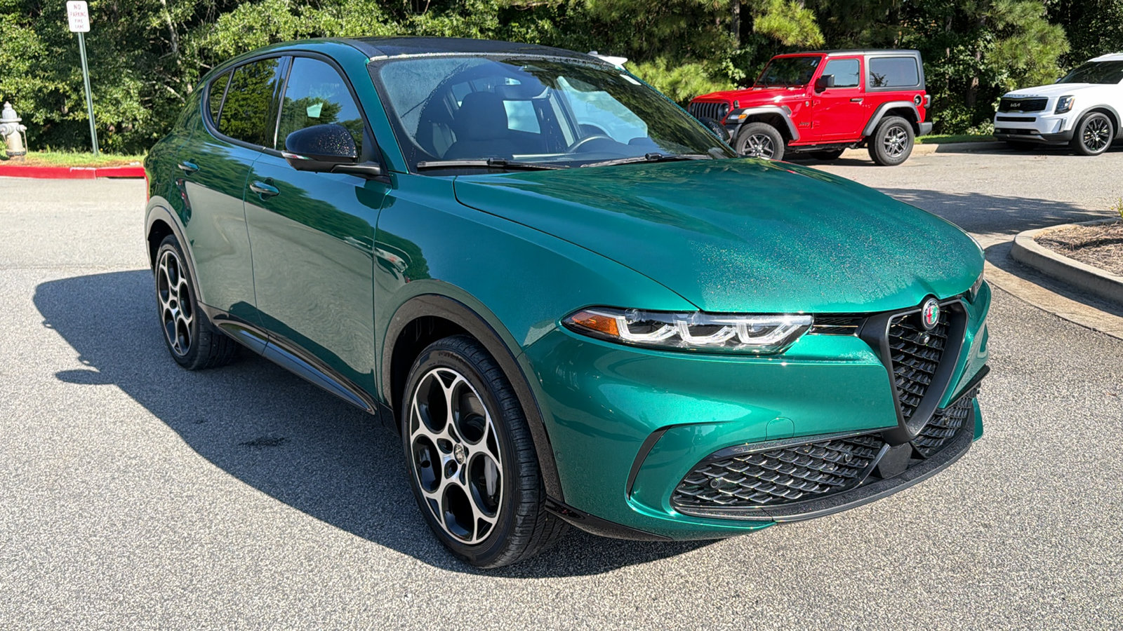 Used 2025 Alfa Romeo Tonale AWD/4WD image 5