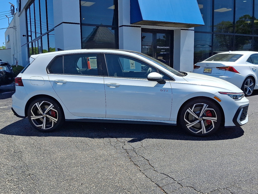 New 2025 Volkswagen GTI SE FWD image 4
