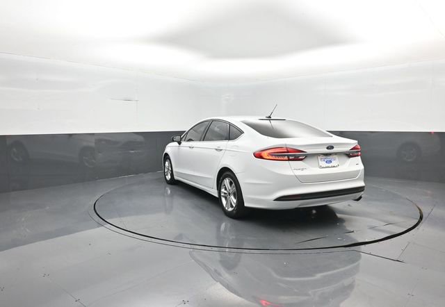 Certified 2018 Ford Fusion SE FWD image 5