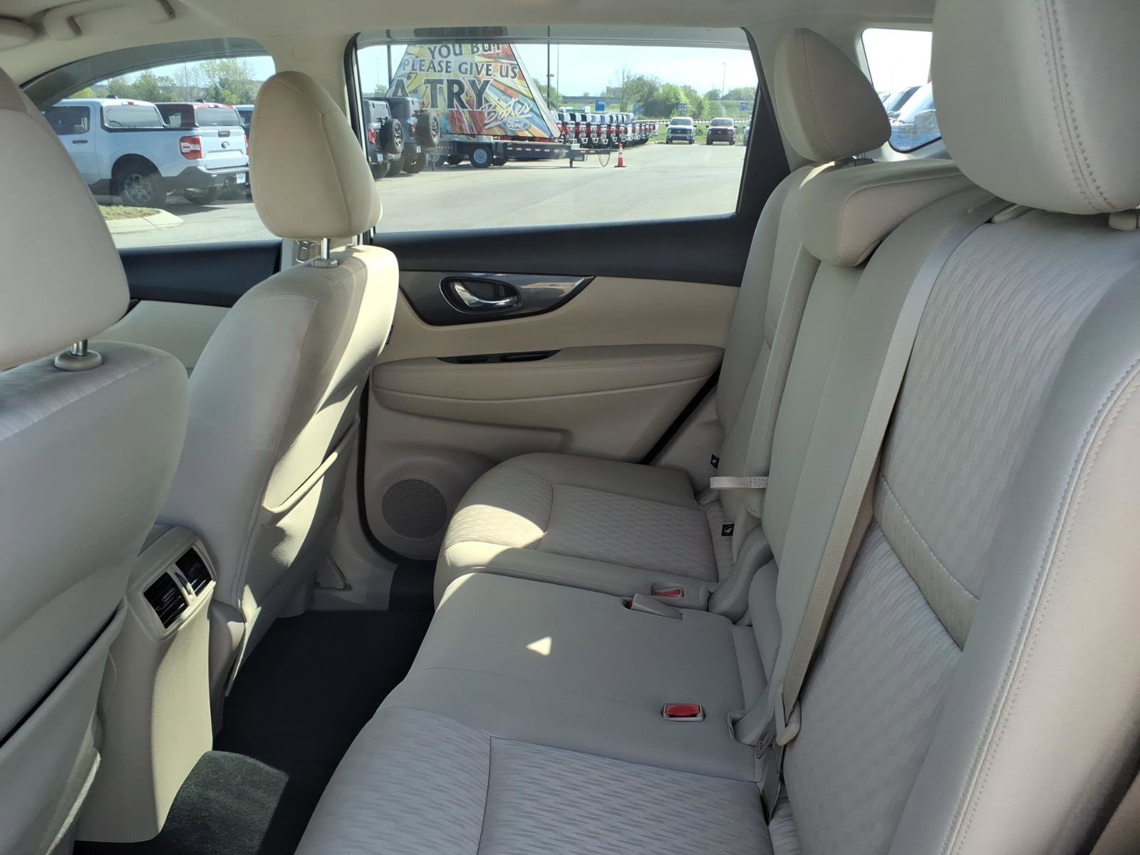 Used 2020 Nissan Rogue SV w/ Sun & Sound Touring Package image 14
