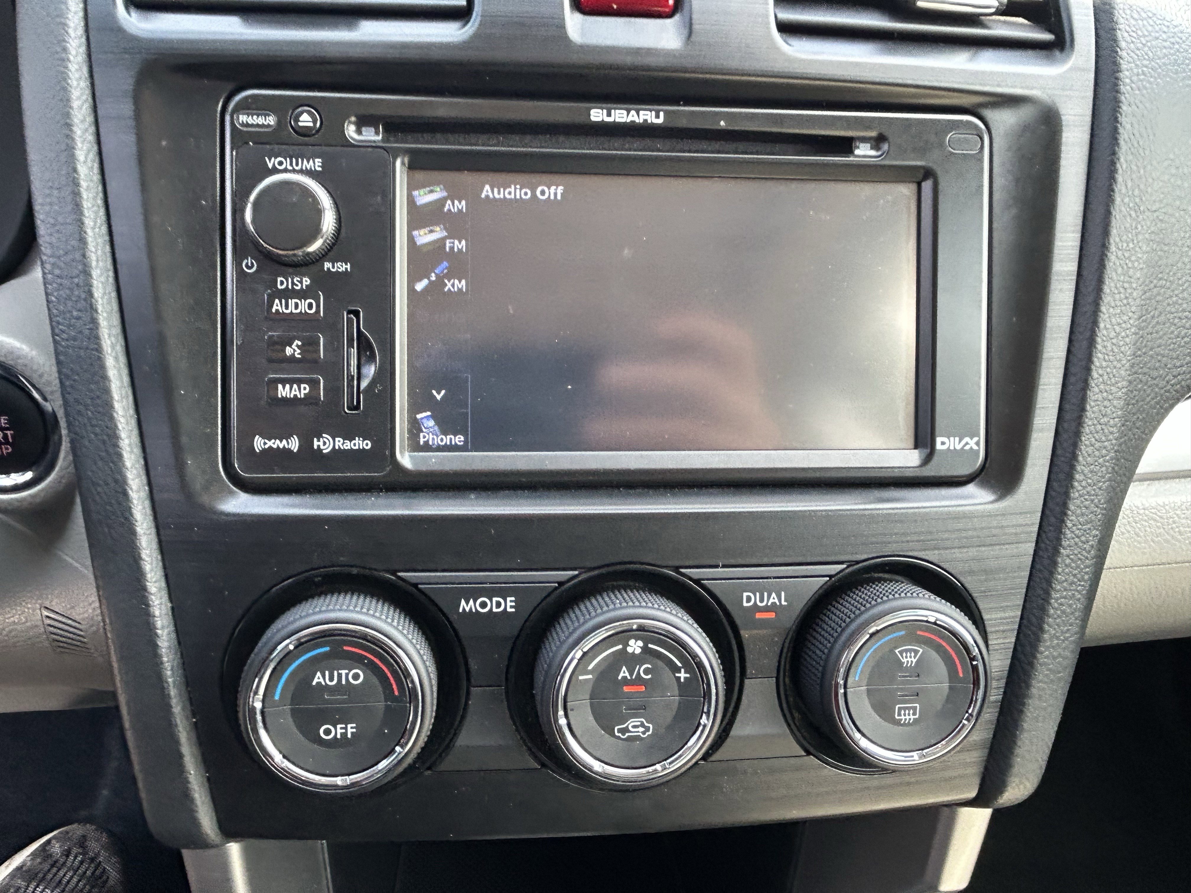 Used 2015 Subaru Forester 2.5i Touring w/ Eyesight & Navigation System AWD/4WD image 13