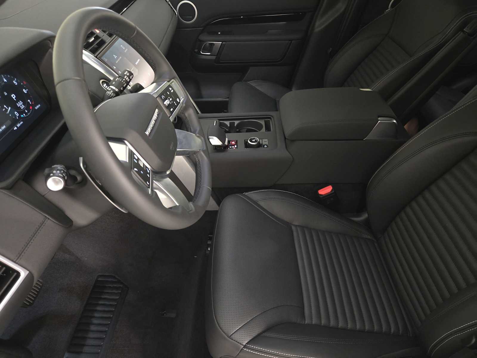 Used 2026 Land Rover Discovery S AWD/4WD image 14