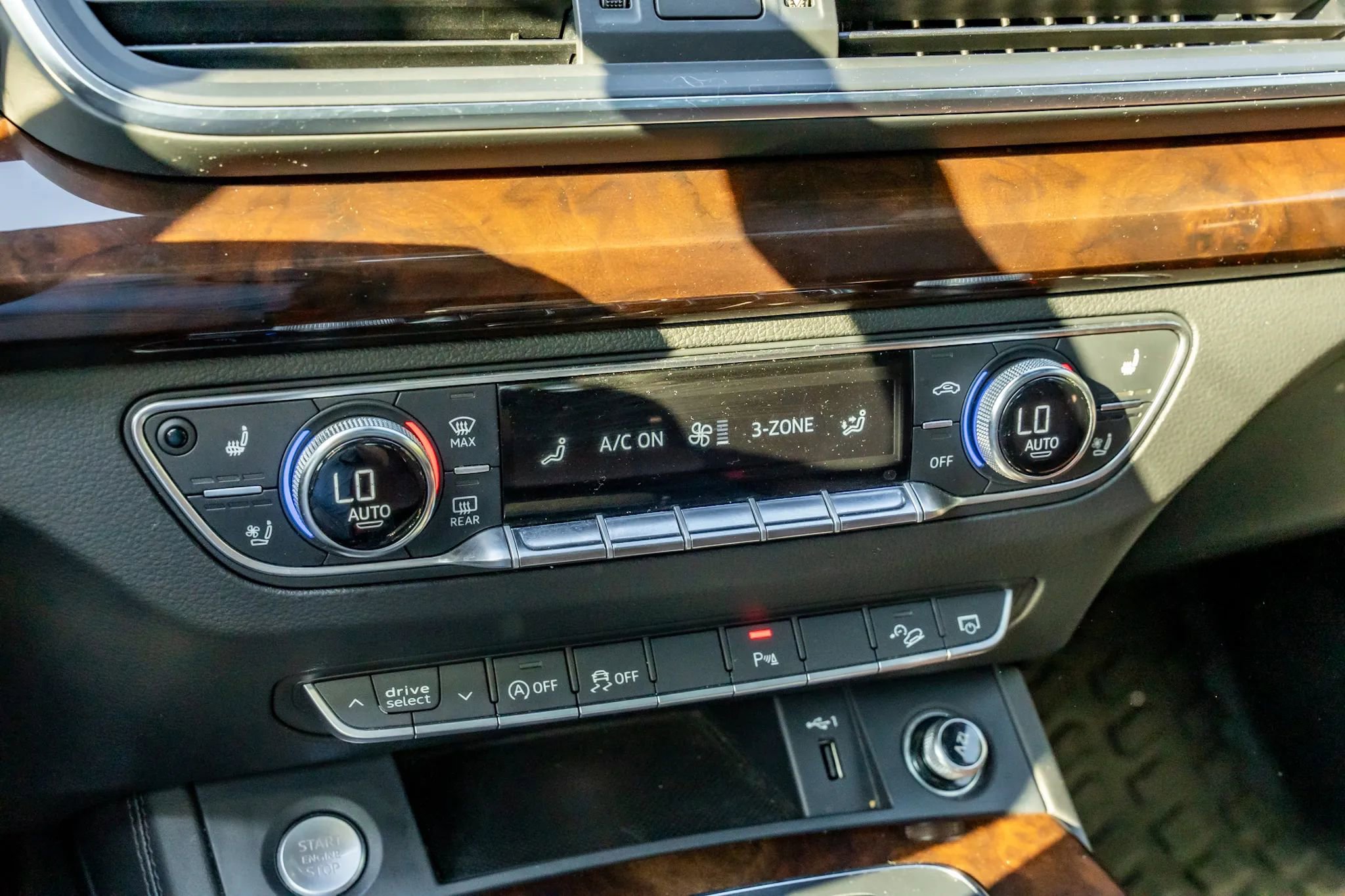 Used 2018 Audi Q5 Prestige w/ Prestige Package image 17