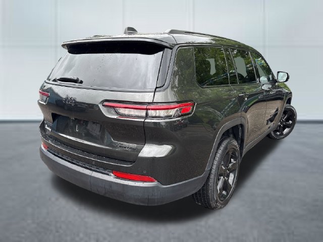 Used 2023 Jeep Grand Cherokee L Limited w/ Black Appearance Package AWD/4WD image 4