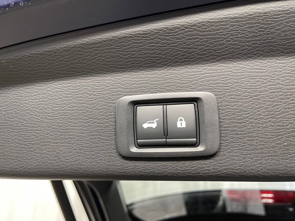 New 2025 Mitsubishi Outlander SE image 35