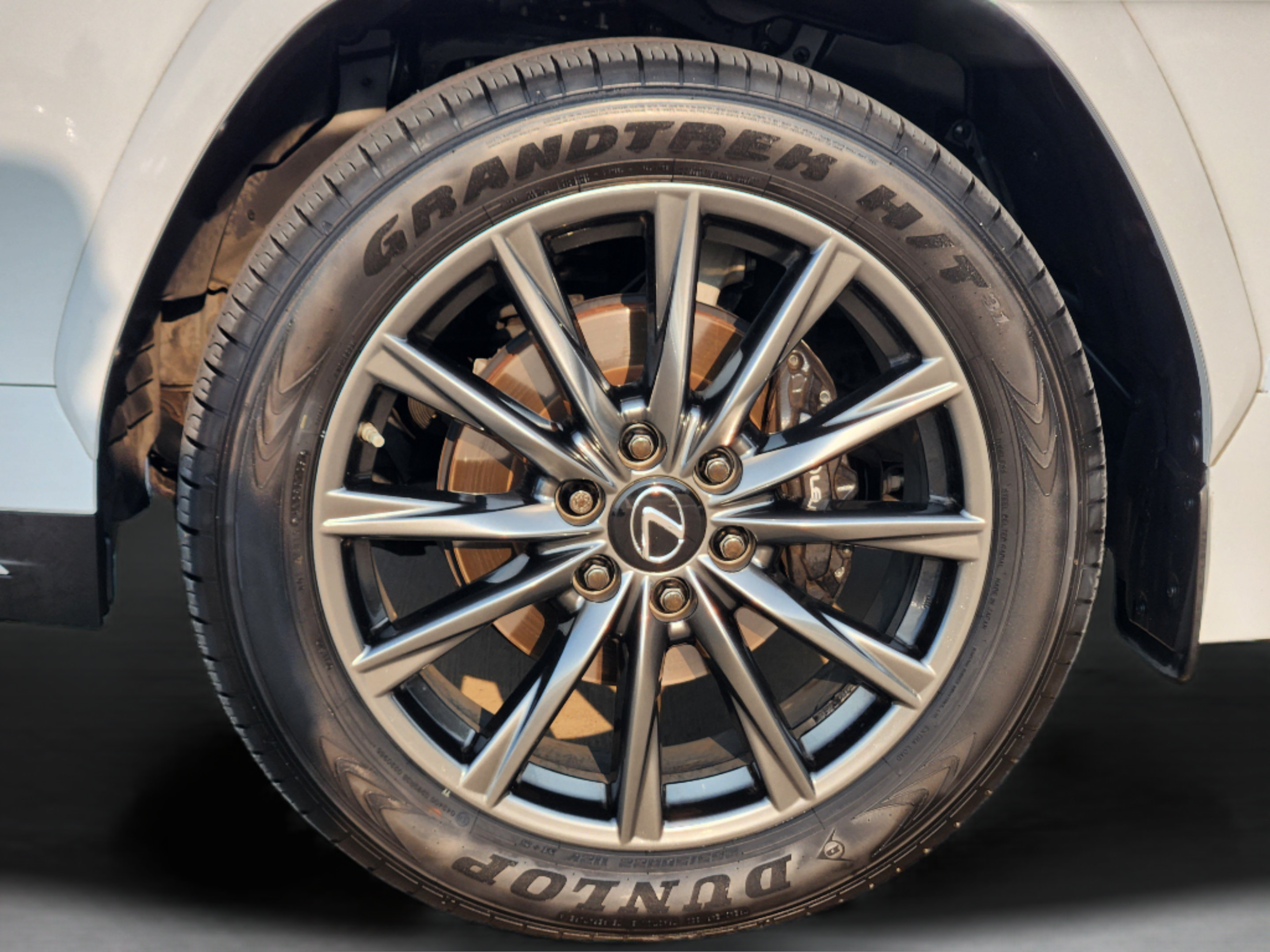 Used 2023 Lexus LX 600 F Sport w/ Accessory Package (Z1) AWD/4WD image 36