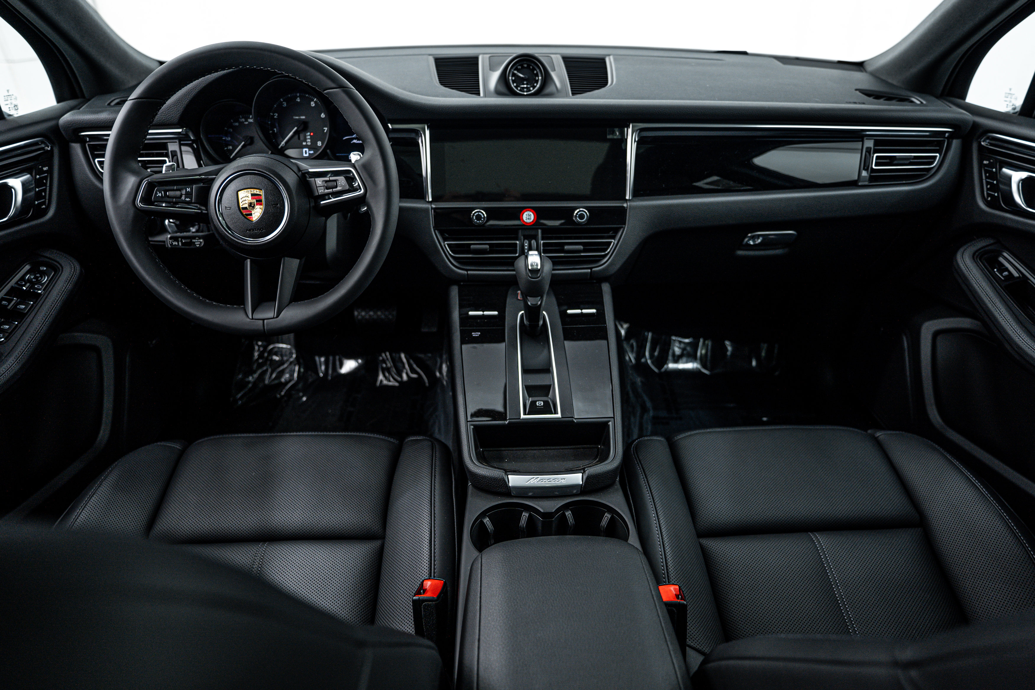 New 2025 Porsche Macan image 12