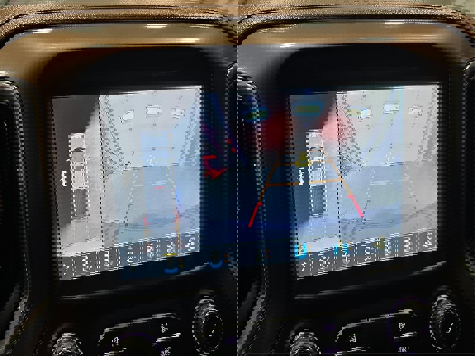 Used 2019 Chevrolet Silverado 1500 High Country w/ Technology Package image 16