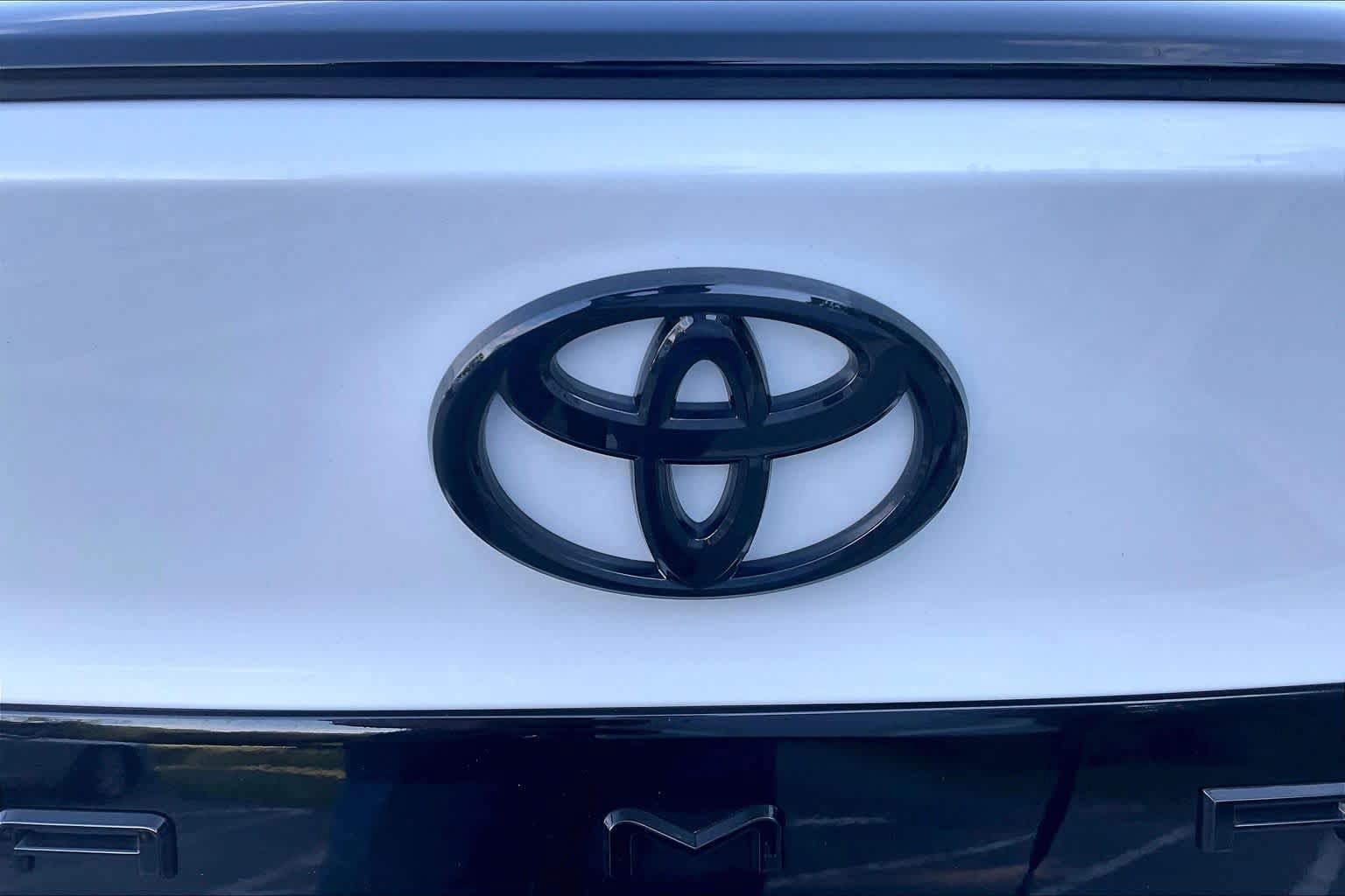 Used 2026 Toyota Camry XSE AWD/4WD image 32