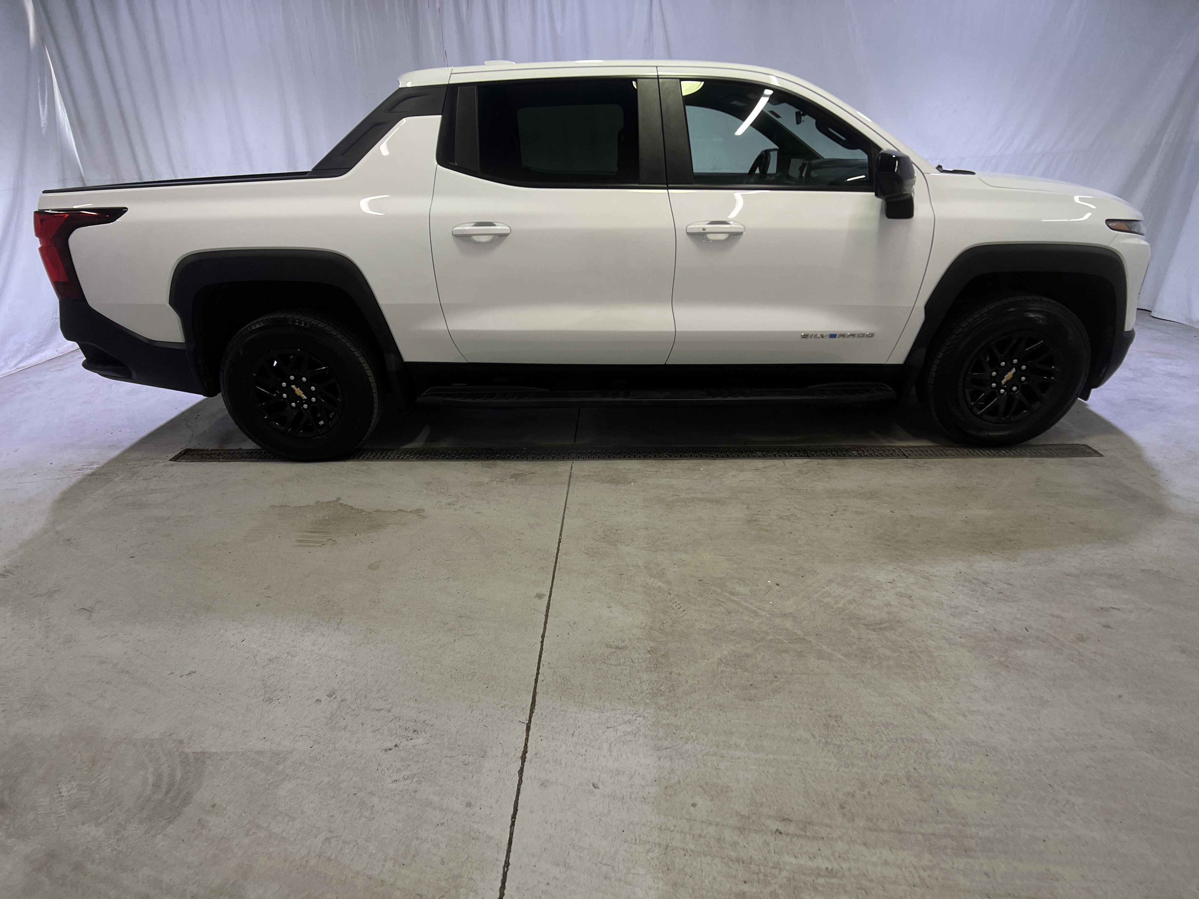 Used 2024 Chevrolet Silverado EV W/T AWD/4WD image 12