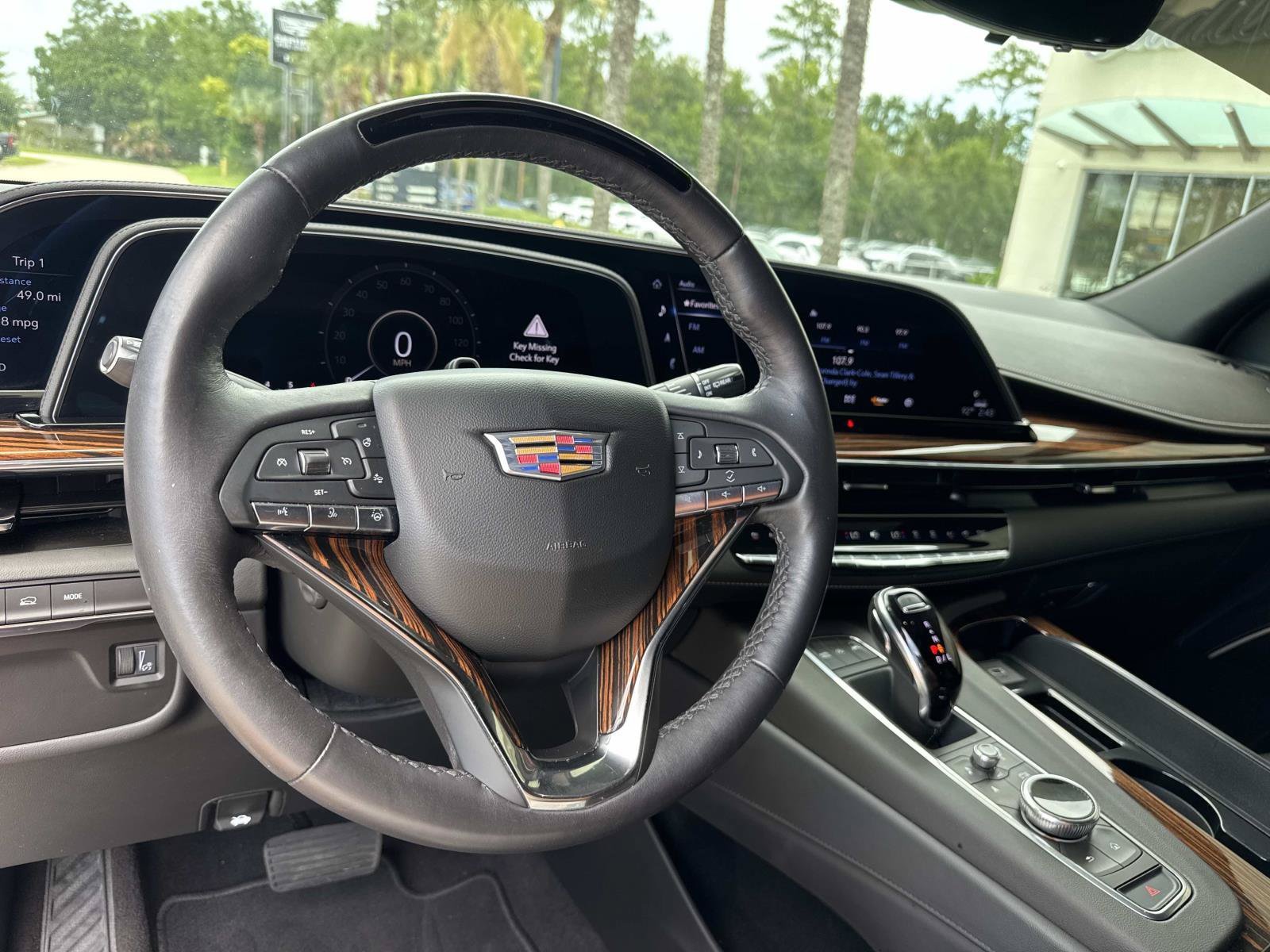 Used 2023 Cadillac Escalade Premium Luxury w/ LPO, Floor Liner Package AWD/4WD image 16