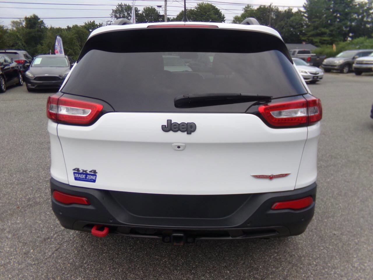 Used 2018 Jeep Cherokee Trailhawk w/ Cold Weather Group image 8