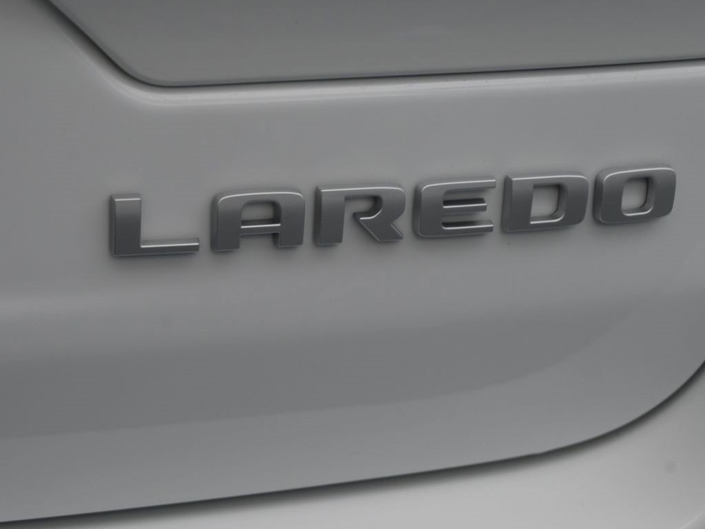 New 2025 Jeep Grand Cherokee Laredo X w/ Luxury Tech Group I image 29