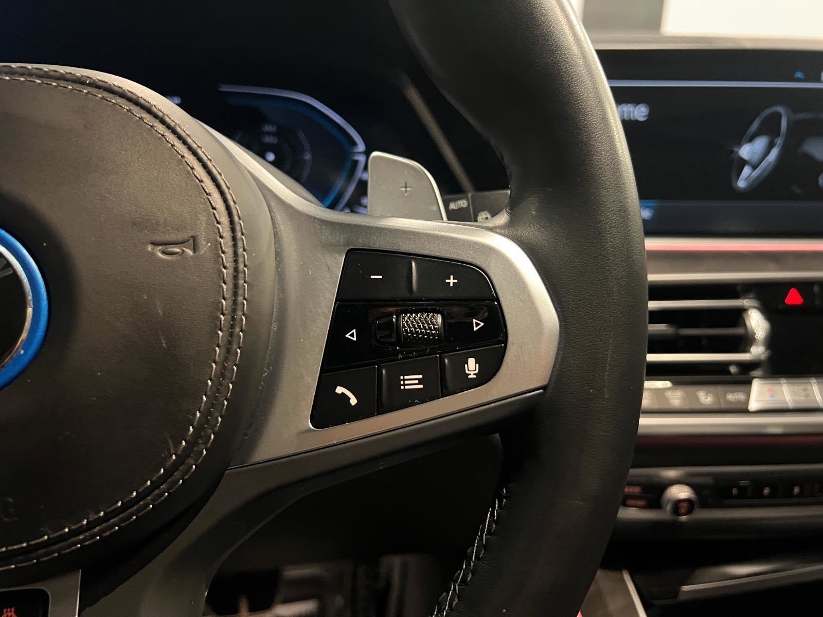 Used 2022 BMW X5 xDrive45e w/ M Sport Package image 14