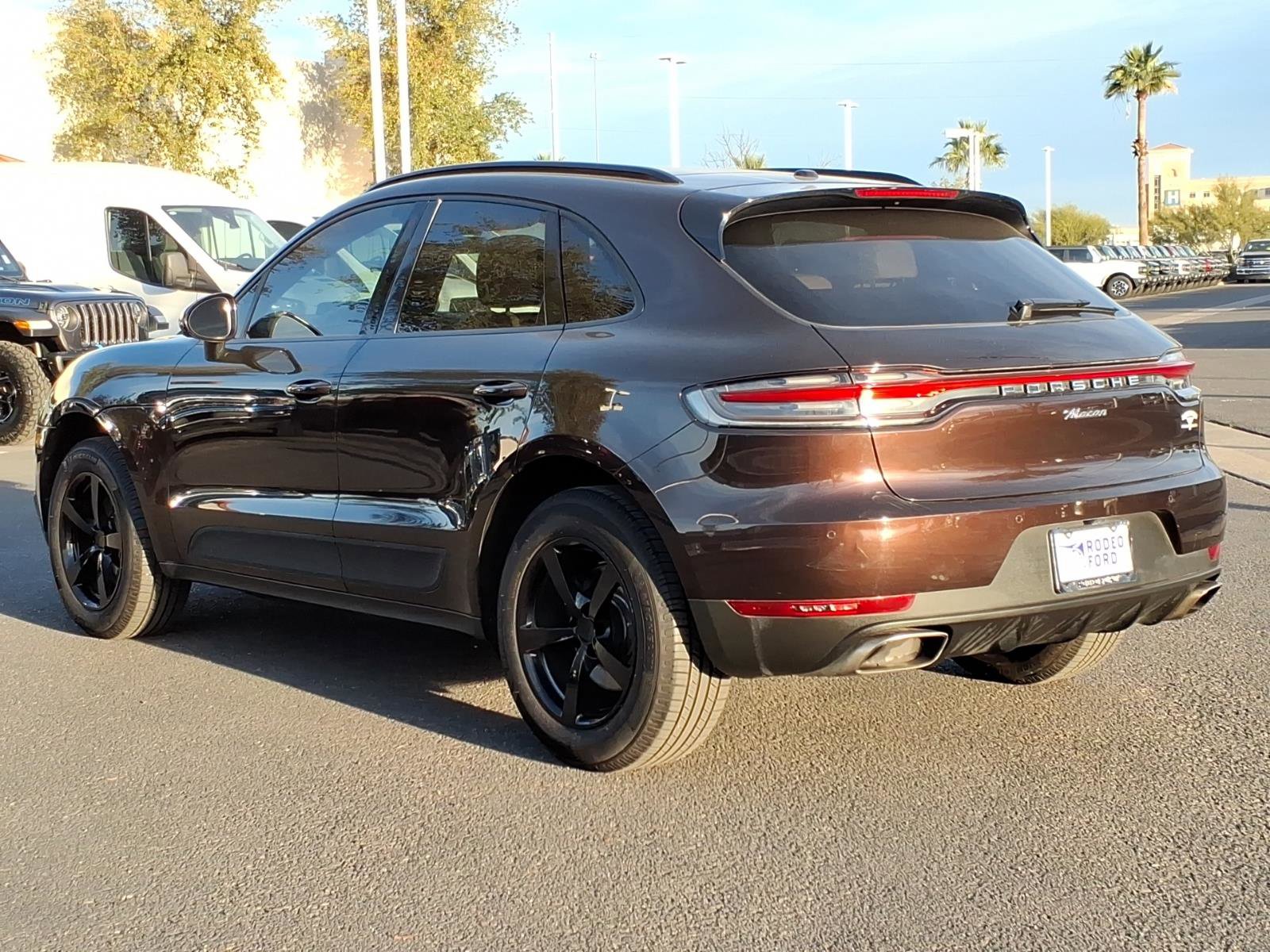 Used 2021 Porsche Macan Base image 3