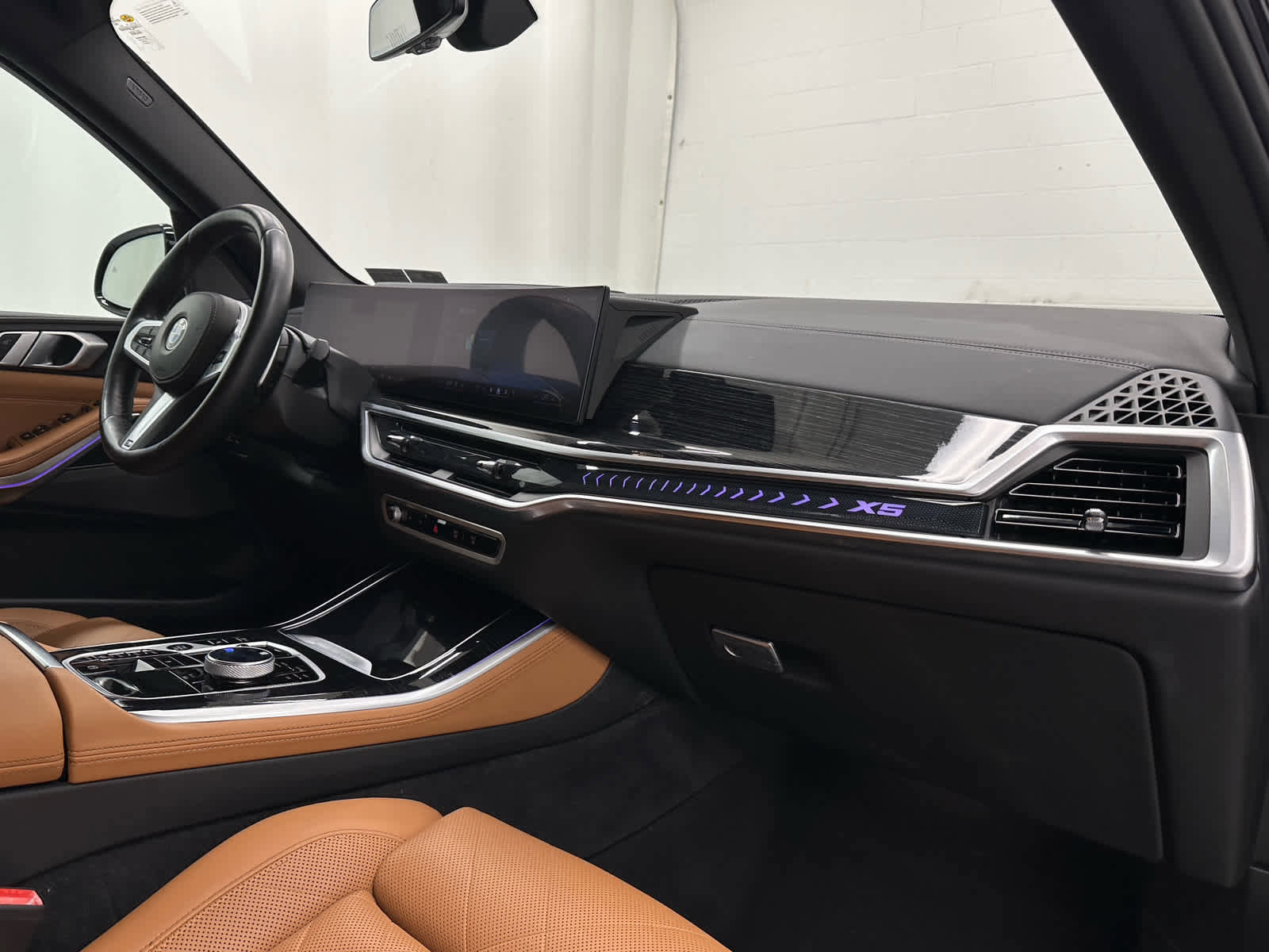 Used 2024 BMW X5 xDrive40i w/ Executive Package image 17