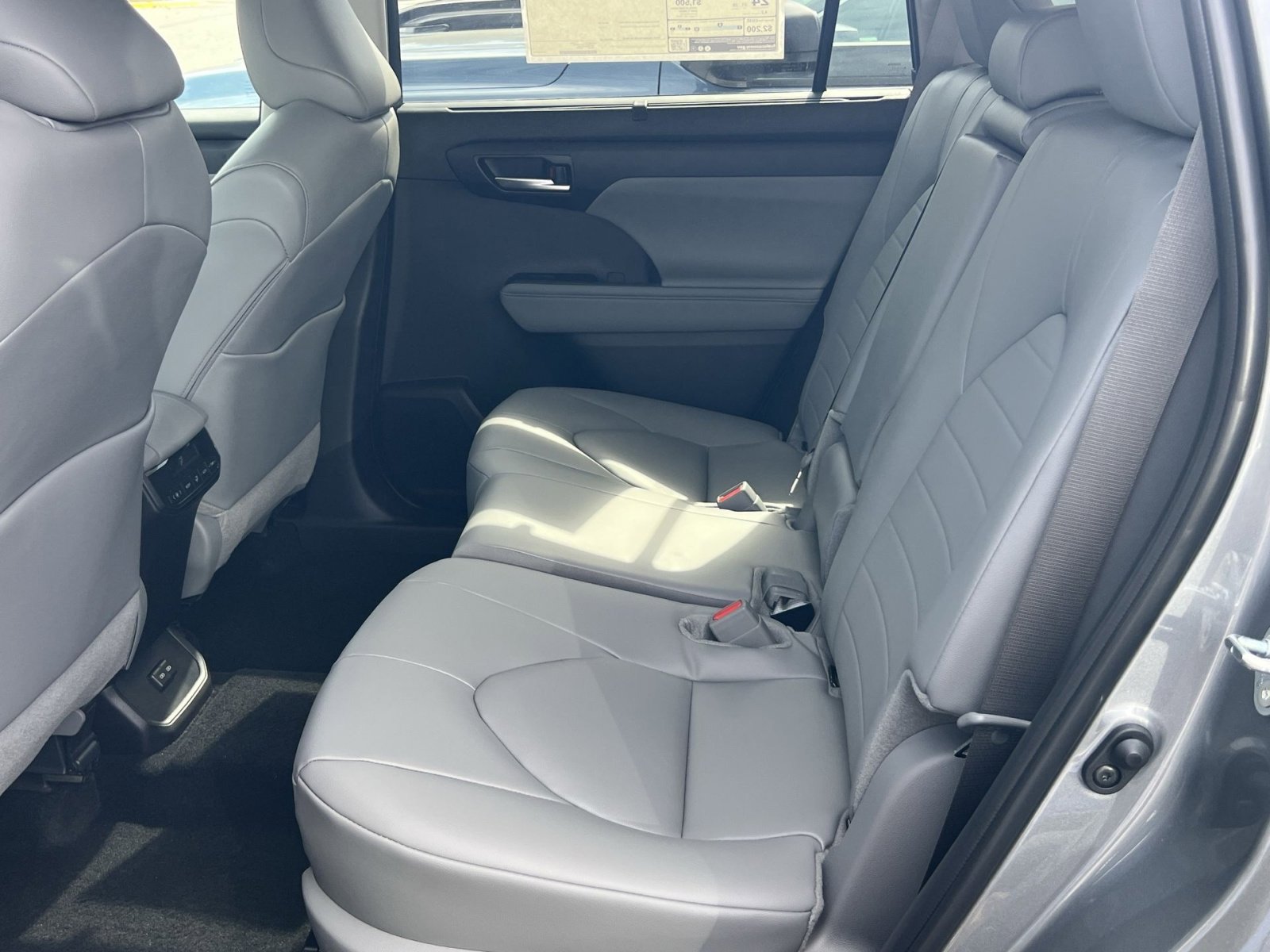 New 2025 Toyota Highlander XLE image 19