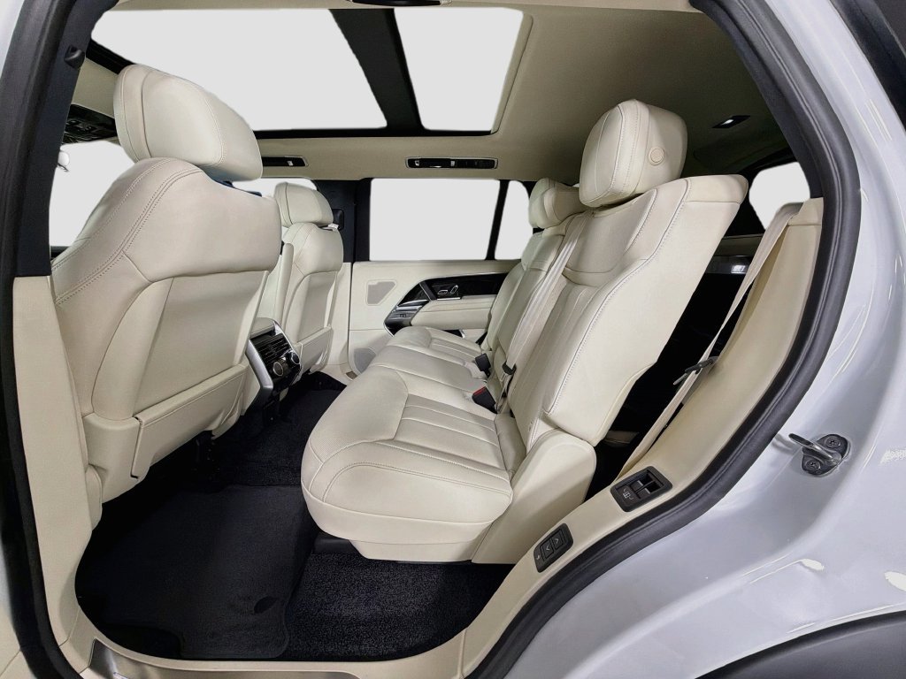 New 2027 Land Rover Range Rover Long Wheelbase SE AWD/4WD image 26