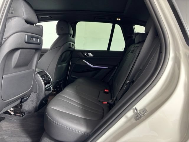 Used 2022 BMW X5 xDrive40i w/ Climate Comfort Package AWD/4WD image 18