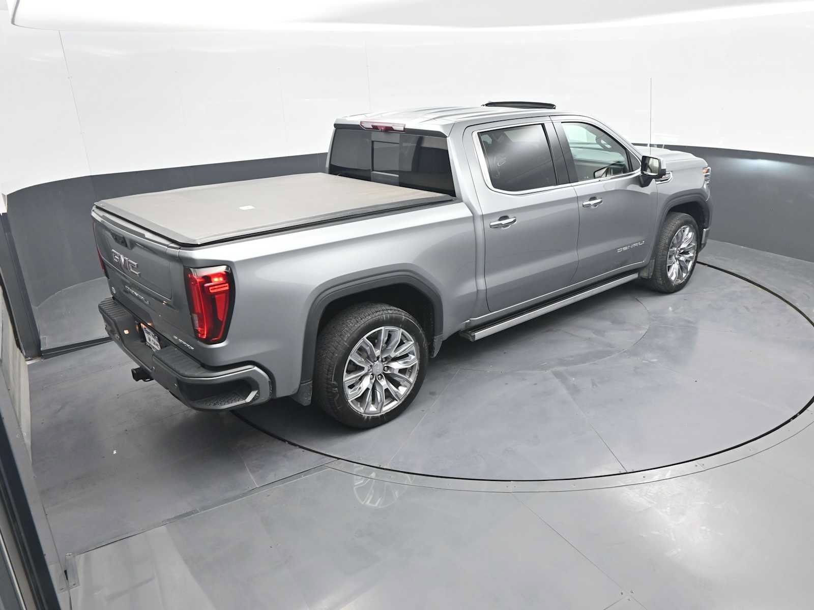 Used 2024 GMC Sierra 1500 Denali w/ Denali Reserve Package AWD/4WD image 34