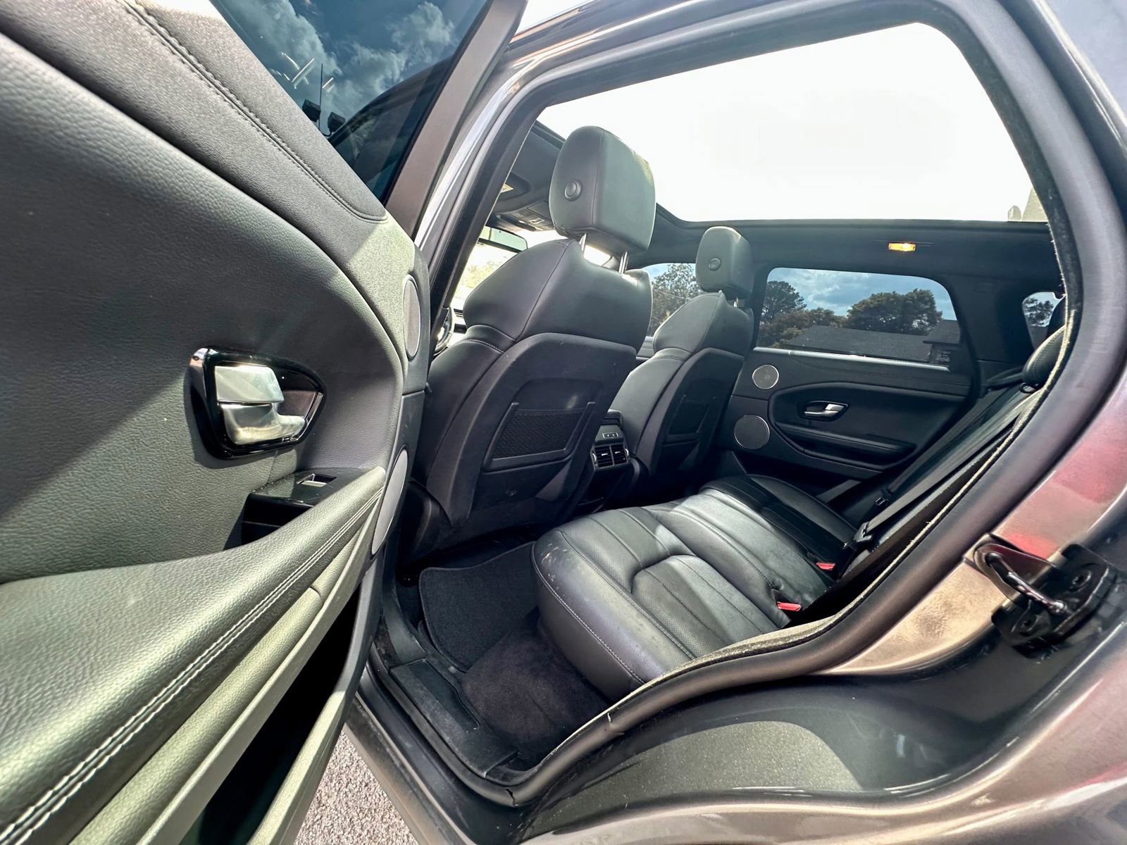 Used 2018 Land Rover Range Rover Evoque AWD/4WD image 4