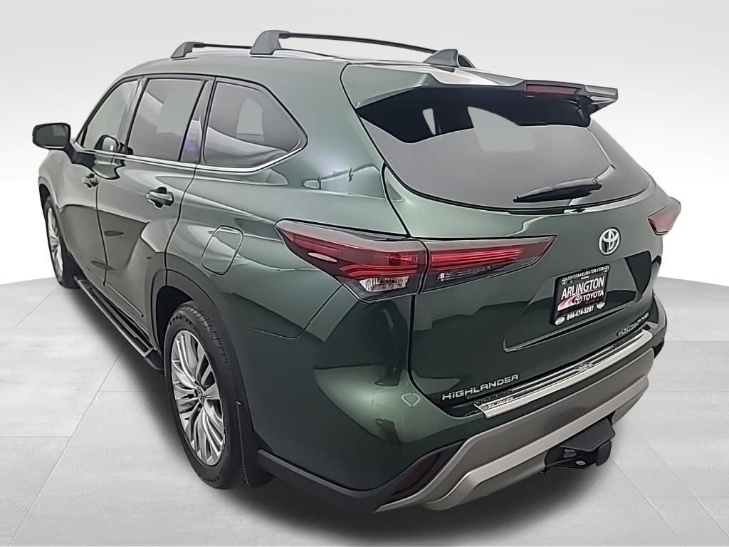 Used 2025 Toyota Highlander Platinum image 7