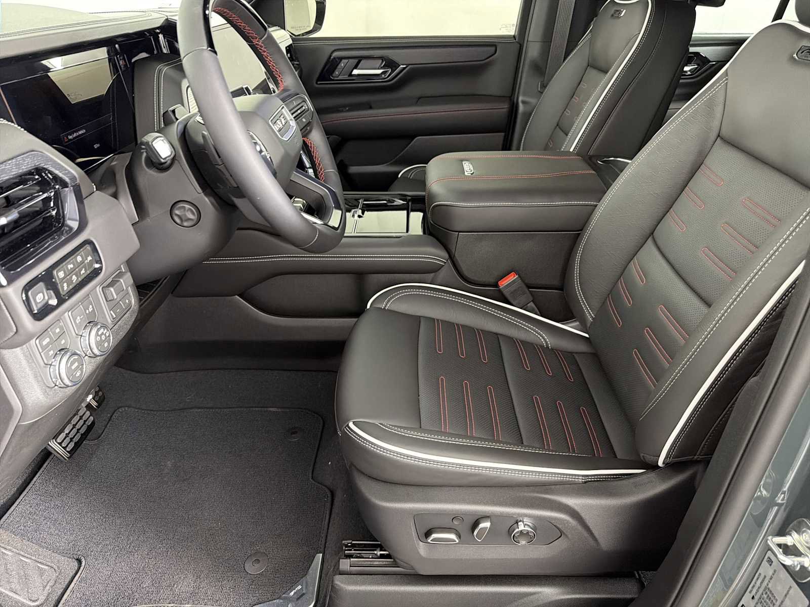 New 2026 GMC Yukon AT4 Ultimate AWD/4WD image 7