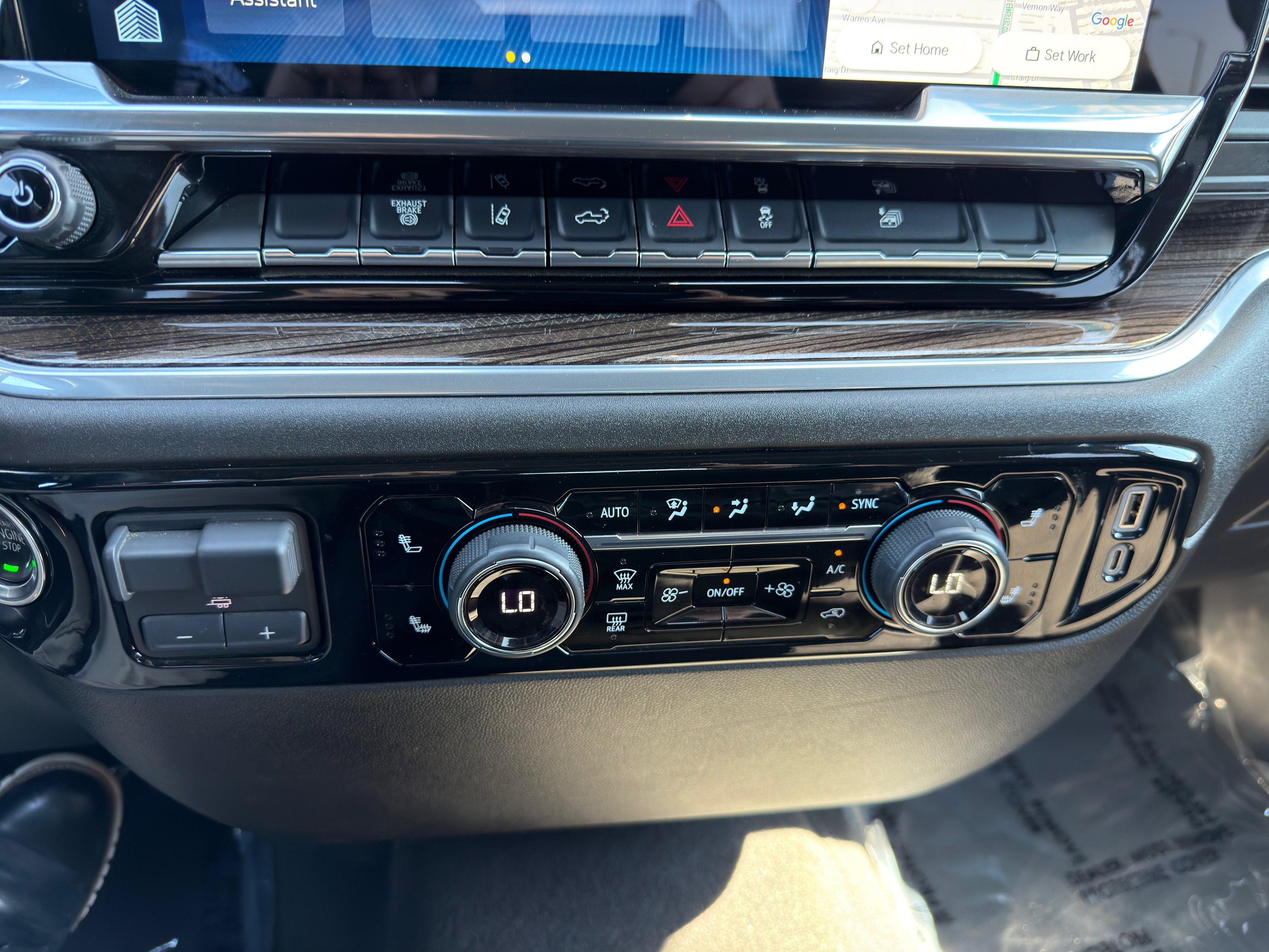 Used 2025 Chevrolet Silverado 2500 LT w/ Convenience Package image 33