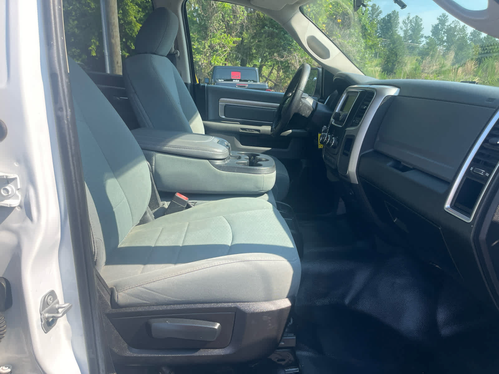 Used 2019 RAM 1500 Classic SLT w/ Protection Group AWD/4WD image 33
