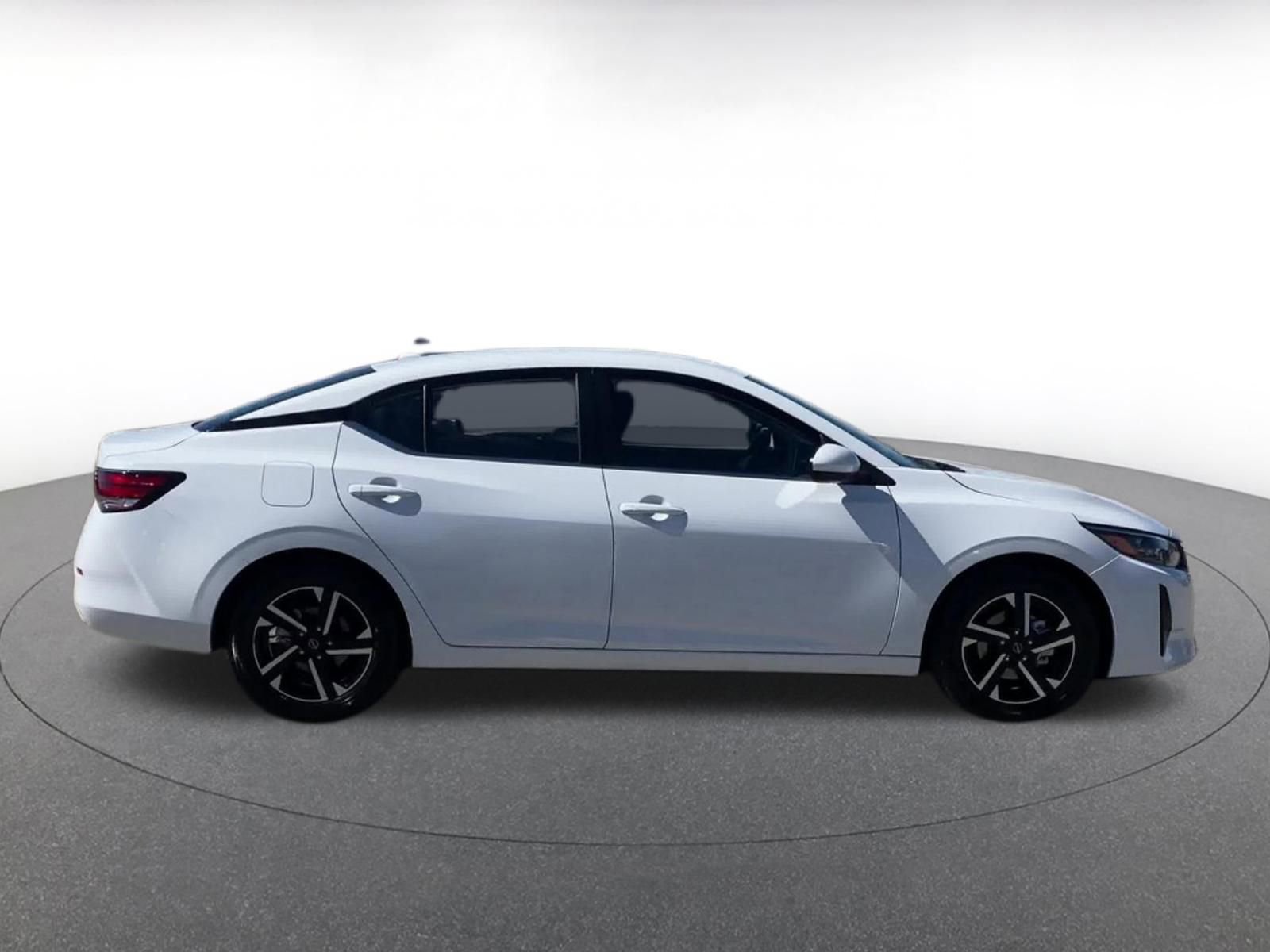 Used 2025 Nissan Sentra SV image 16