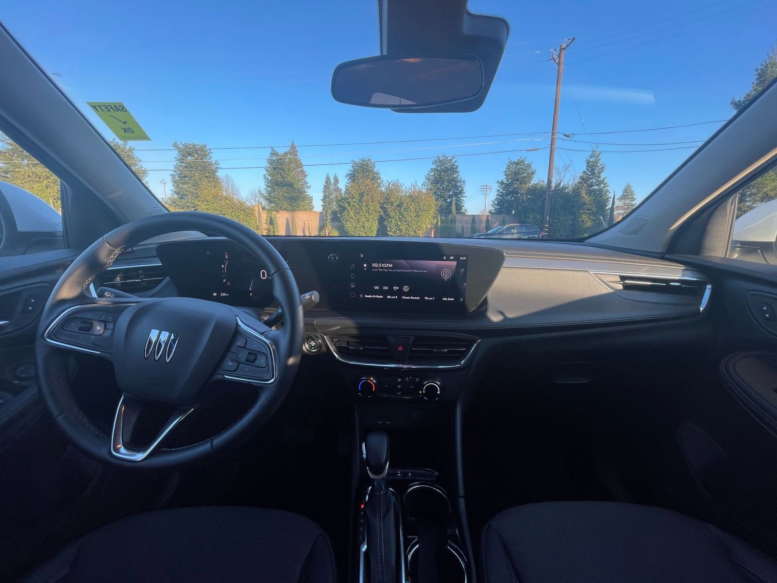 Used 2025 Buick Encore GX Preferred image 33