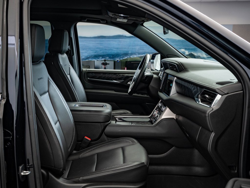 Used 2023 GMC Yukon Denali w/ LPO, Floor Liner Package image 28