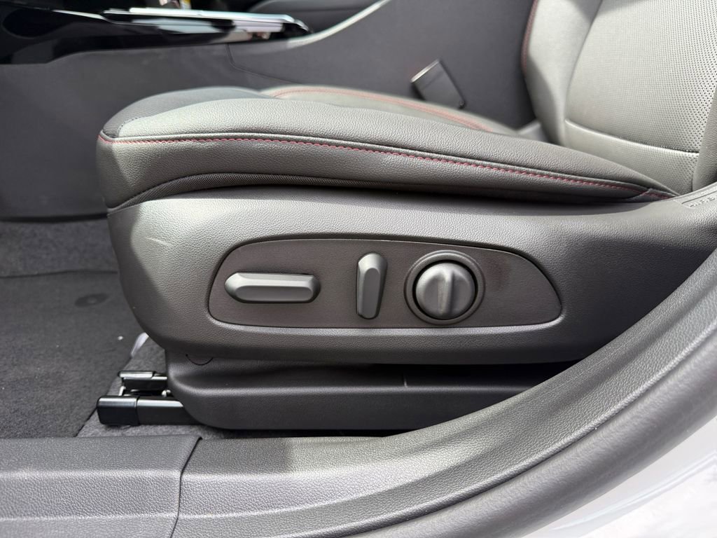 New 2026 Chevrolet Trax RS w/ Driver Confidence Package FWD image 17