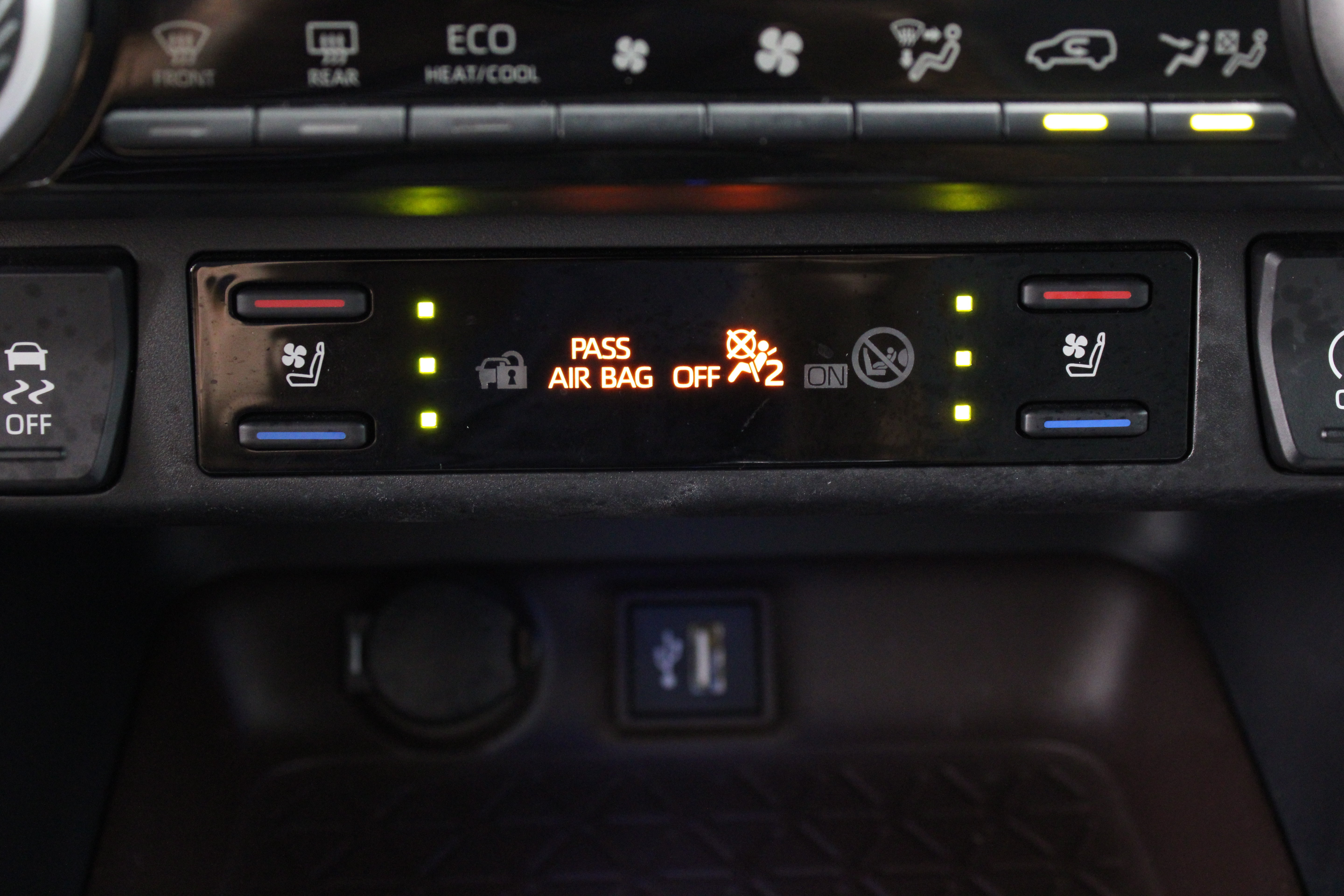 Certified 2025 Toyota RAV4 Limited FWD image 22