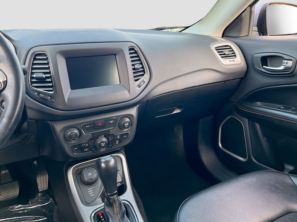 Certified 2020 Jeep Compass Latitude image 20