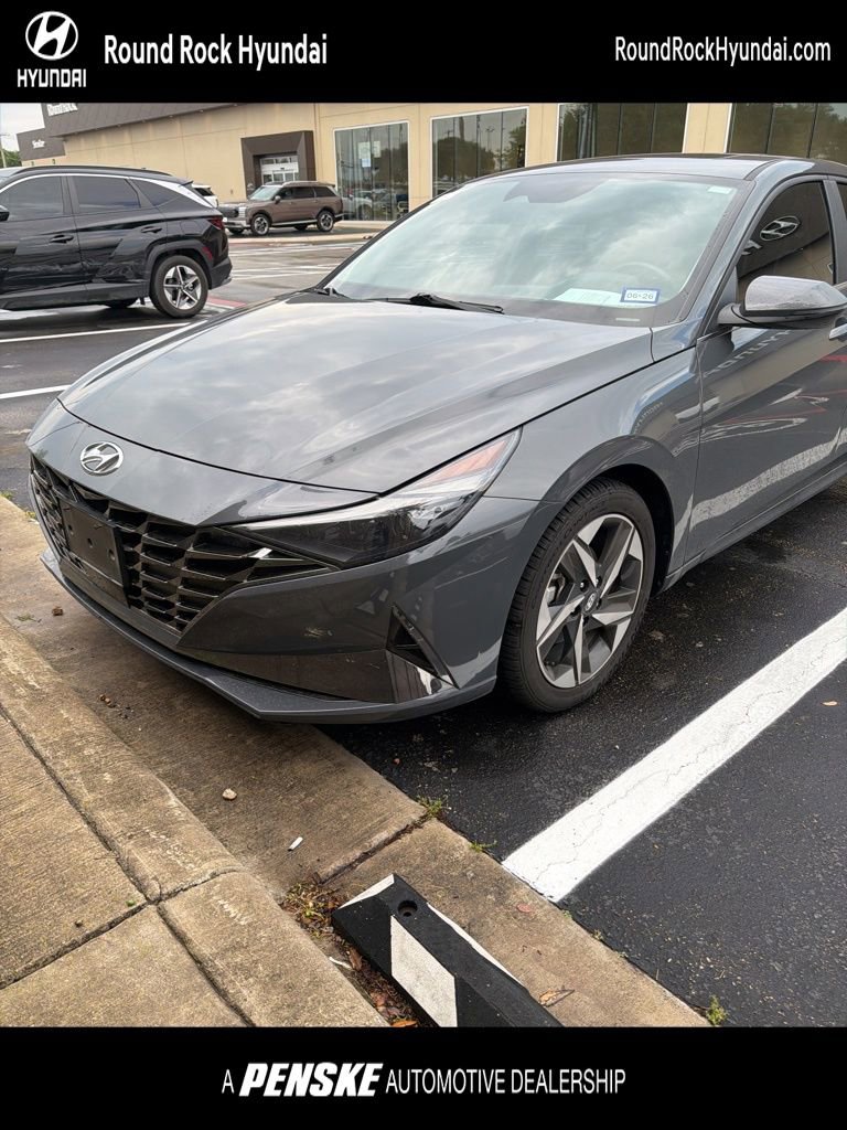 Certified 2023 Hyundai Elantra Limited w/ Preferred Accessory Package image 1