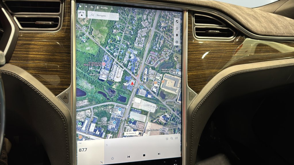 Used 2015 Tesla Model S 70 image 18