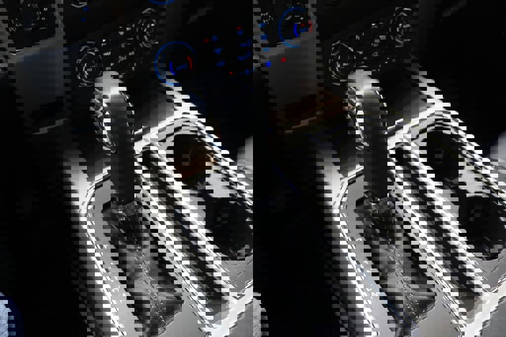 Used 2019 Ford F150 Lariat w/ Equipment Group 501A Mid image 27