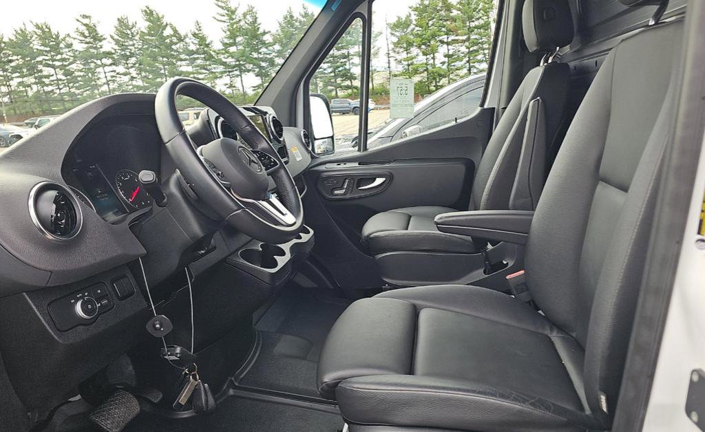 Used 2023 Mercedes-Benz Sprinter 2500 image 11