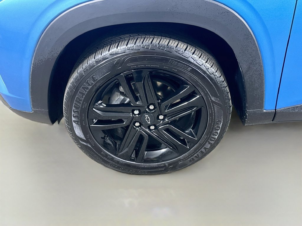 Used 2025 Chevrolet Trax ACTIV FWD image 8