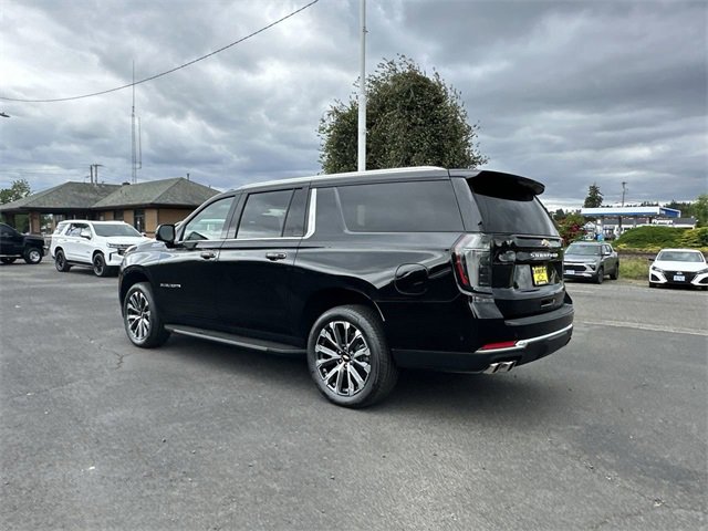 Used 2025 Chevrolet Suburban High Country w/ Sun And Tow Package image 11