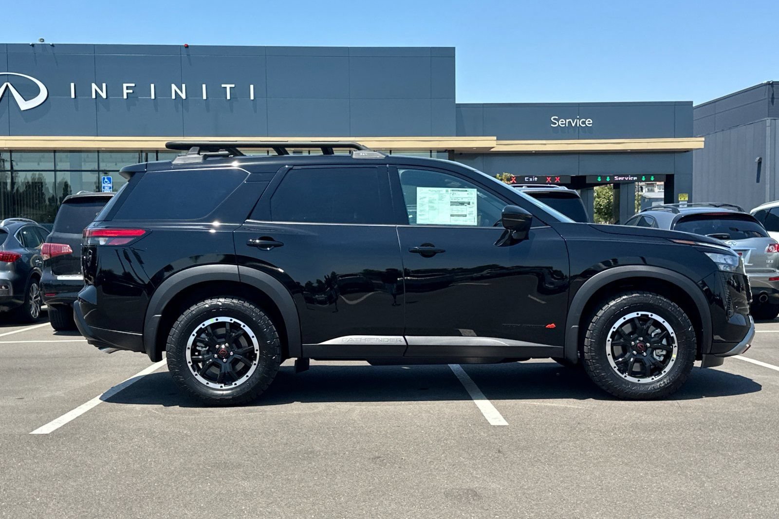 New 2026 Nissan Pathfinder Rock Creek w/ Rock Creek Premium Package AWD/4WD image 3