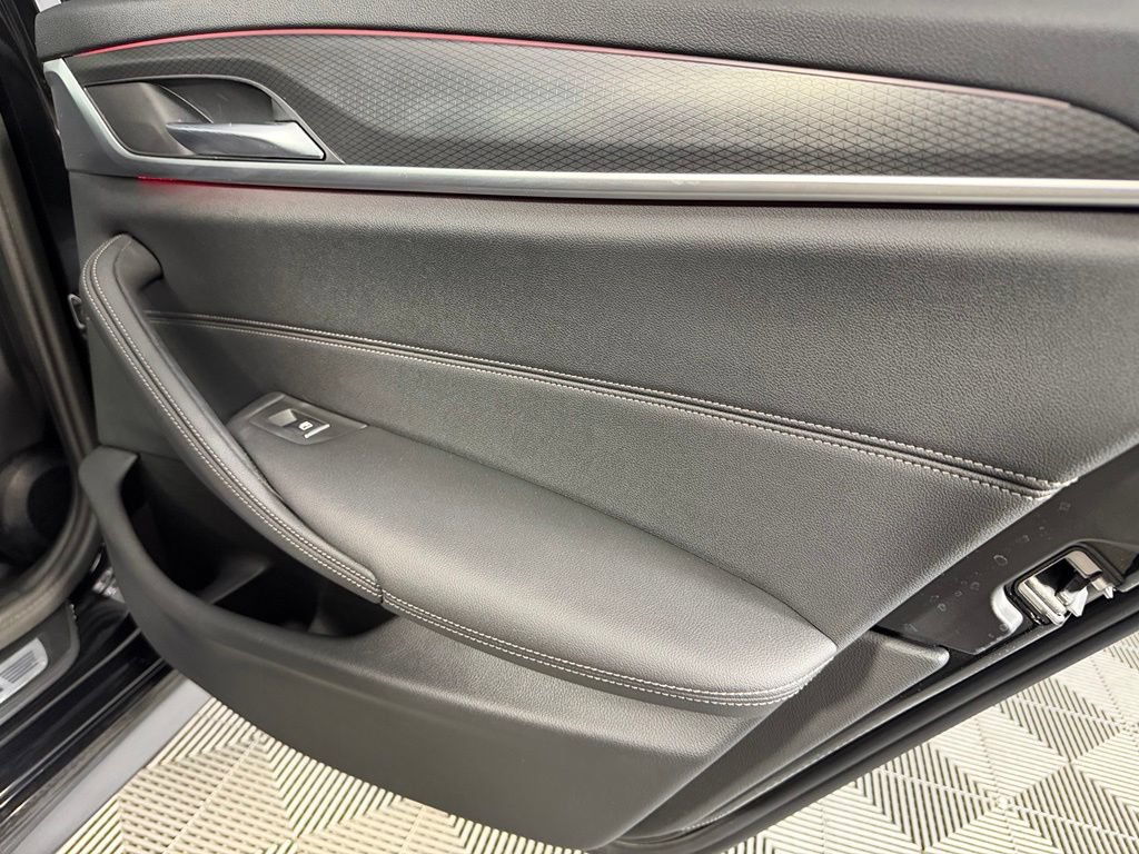 Used 2023 BMW 540i w/ M Sport Package RWD image 30