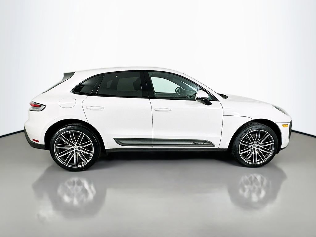Certified 2023 Porsche Macan Turbo AWD/4WD image 8