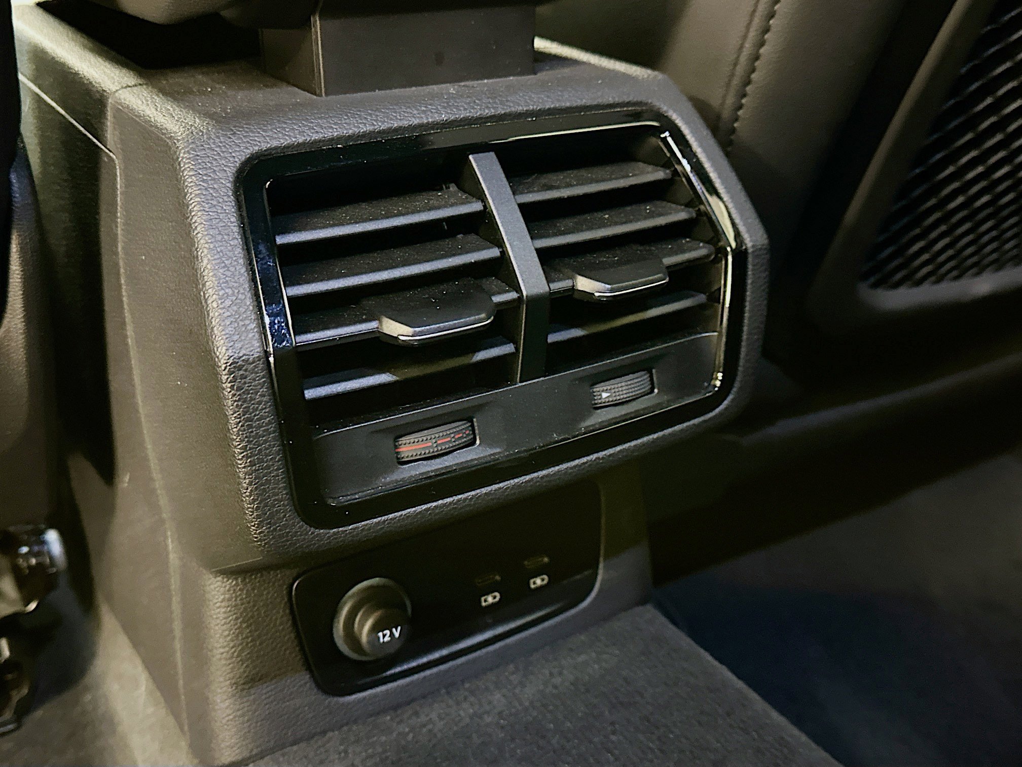 Used 2025 Audi Q3 2.0T Premium image 28