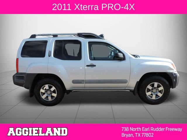 Used 2011 Nissan Xterra PRO-4X w/ Pro-4x Leather Pkg AWD/4WD image 2