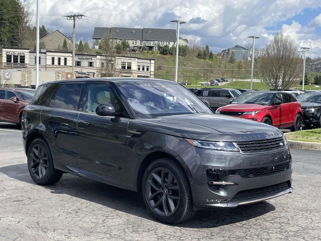 Used 2023 Land Rover Range Rover Sport SE Dynamic image 7